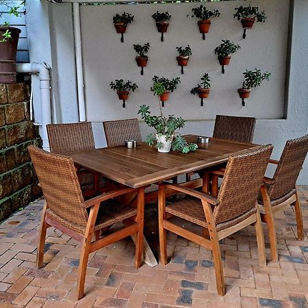 Four Palms Accommodation Durbanville Εξωτερικό φωτογραφία